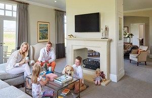 SAB 1024705 Manor Home Family