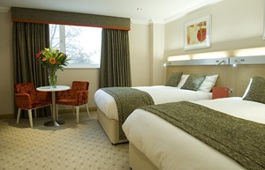 carlton bedroom2
