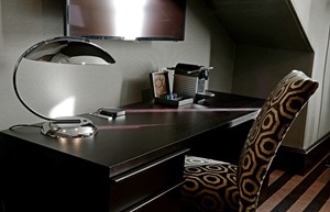 chester hotel dressing table