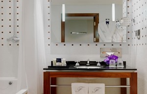 signature guestroom bathroom 1