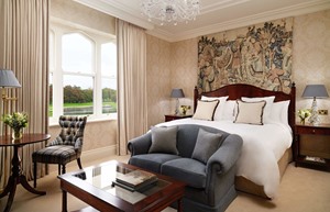 delux king bedroom 1 1920x1200