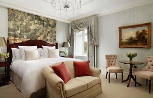 deluxe king bedroom 2 2 1920x1200