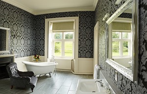 blairquhan castle queens bathroom 1