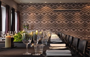mal edinburgh dining table