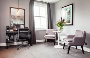 mal edinburgh bedroom