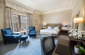 06 King One Bedroom Suite