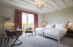 Exec Room Twin GF with Patio Open