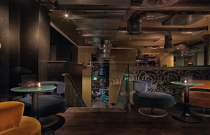 mal dundee upstairs bar
