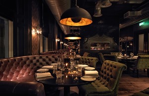 mal dundee restaurant booth