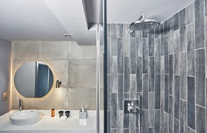 bathroom 48837607687 o