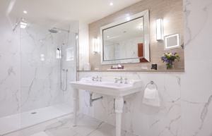 Room 226 Bathrooms Image 3 Dromoland Castle