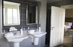Signature Bathroom 1024x683