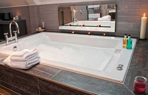 ACCOM penthouse spa1