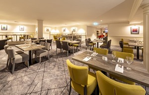 Restaurant 1 resized 002 