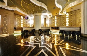 Resized 09 Night Club