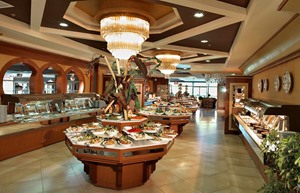 Resized 07 Main Restaurant